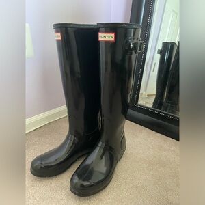 NWOT Tall Black Gloss Hunter Boots